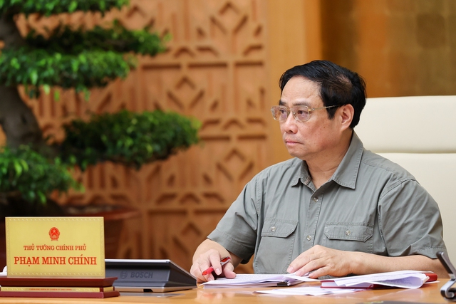 Nóng: Thủ tướng yêu cầu Ngân hàng Nhà nước nghiên cứu tăng lãi suất điều hành - Ảnh 2.