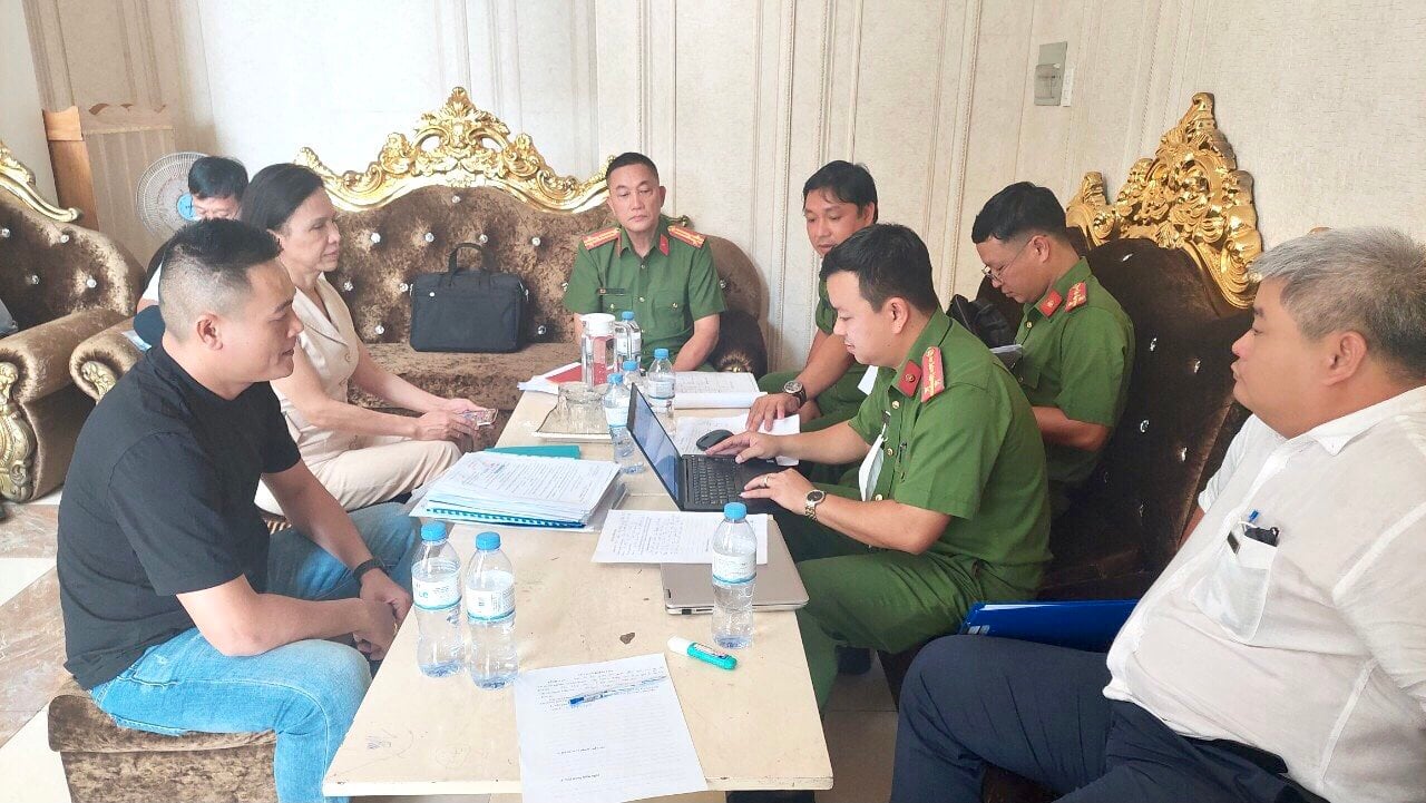 TP.Thủ Đức kiểm tra công tác PCCC 30 cơ sở karaoke trên địa bàn - Ảnh 1.