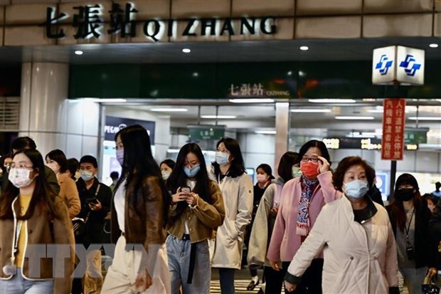 Hong Kong bỏ quy định cách ly tại khách sạn đối với người nhập cảnh - Ảnh 1.