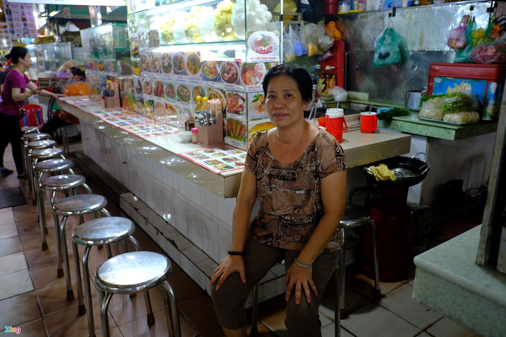 Khách nước ngoài bối rối vì tiếng Anh vỉa hè - Ảnh 3. Khách nước ngoài bối rối vì tiếng Anh vỉa hè - Ảnh 3.