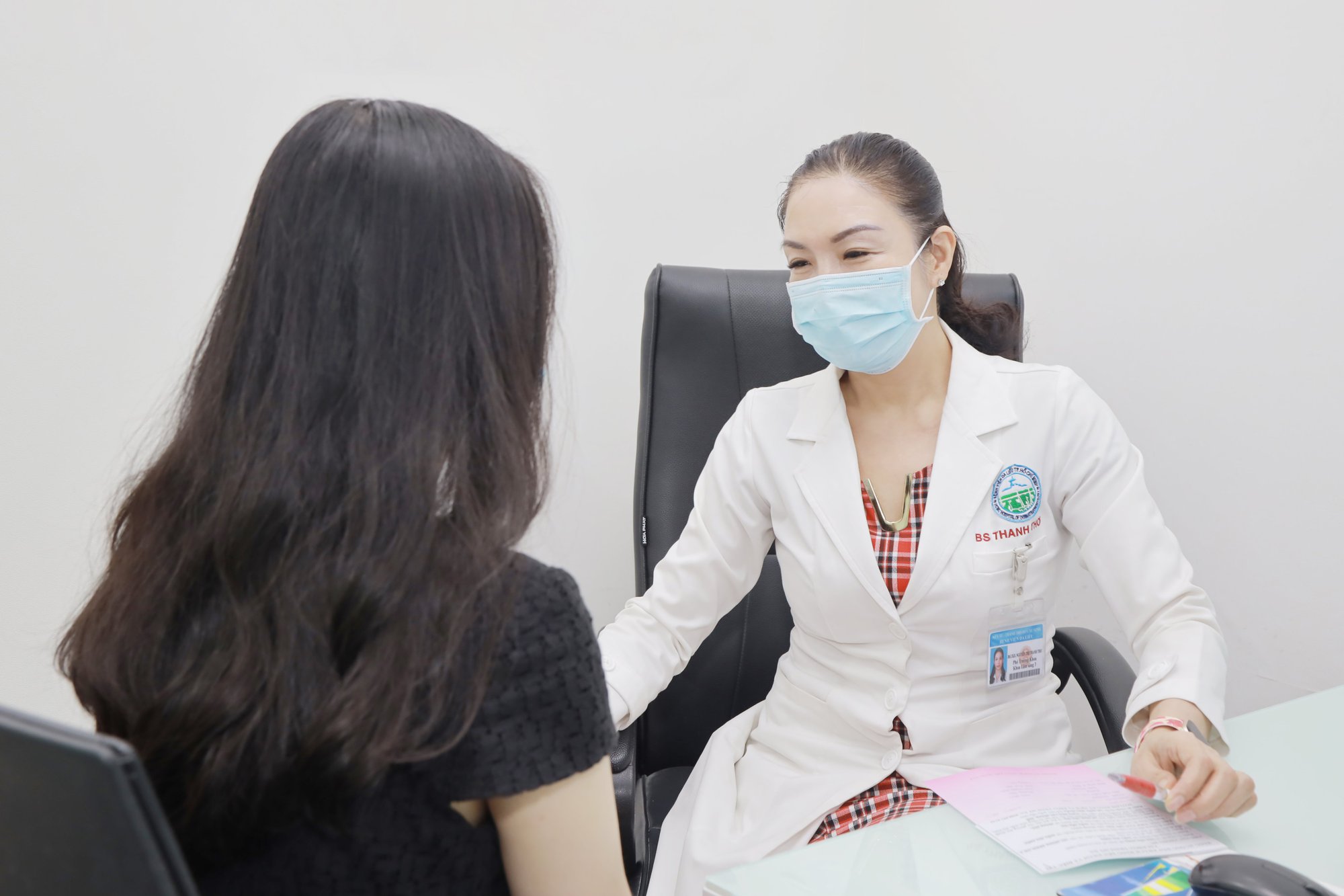 Tưởng bị sùi mào gà, hóa ra mắc bệnh rất hiếm - Ảnh 1.