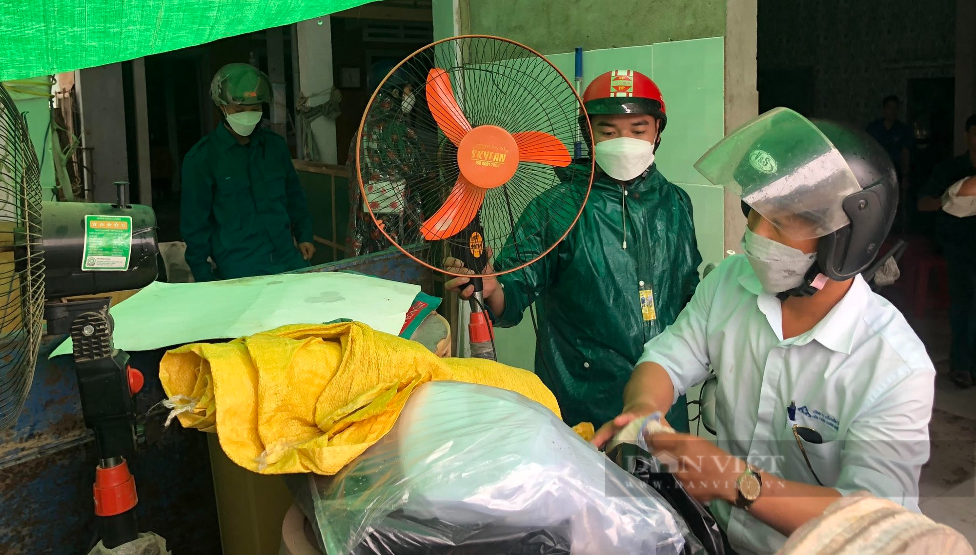 Quảng Ngãi: Các huyện ven biển sẽ hoàn thành di dời dân trước 10 giờ hôm nay - Ảnh 2.