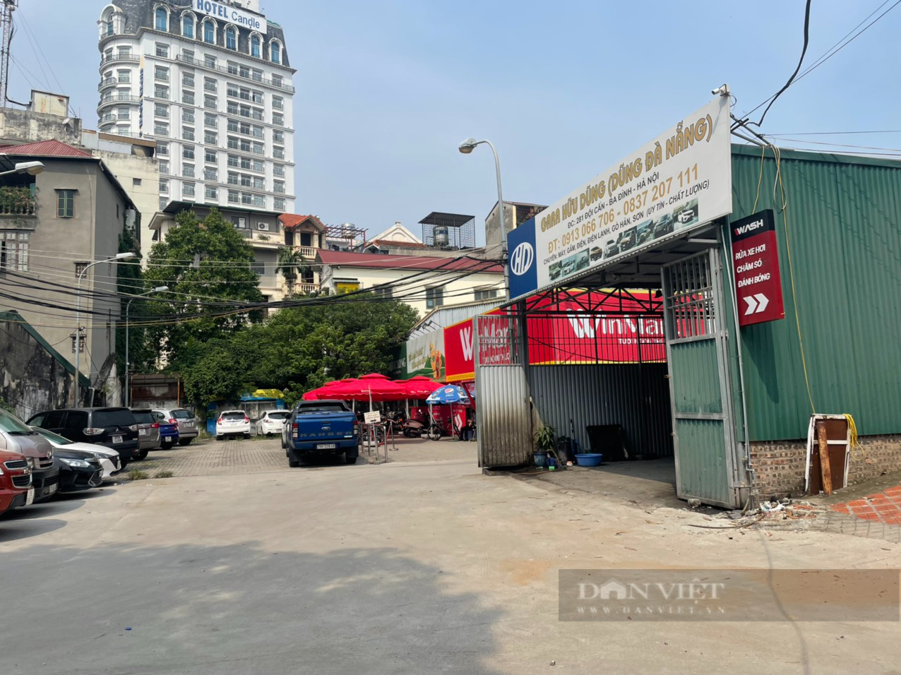 Khu nhà đất 9000m2 được Công ty Cổ phần Du lịch và Xúc tiến Đầu tư cho xây dựng thành những khu nhà cấp 4 để cho một số đơn vị khác thuê lại (Ảnh: Quang Anh)