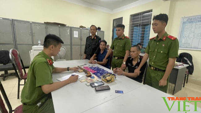 Sơn La: Thu giữ trên 26 kg heroin, hơn 5000 viên ma túy - Ảnh 3.