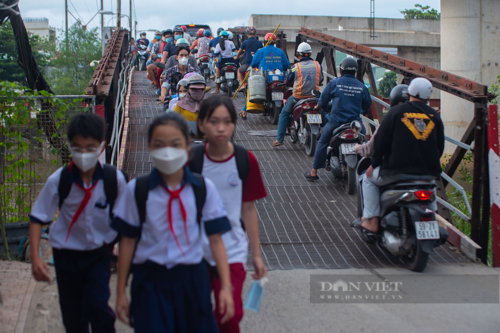 TP.HCM tái khởi động thi công Cầu Long Kiểng suốt 20 năm “đắp chiếu”, người dân mừng rưng - Ảnh 6.