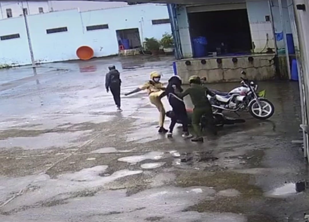 Bộ Công an chỉ đạo làm rõ vụ cảnh sát đánh thiếu niên ở Sóc Trăng - Ảnh 1.