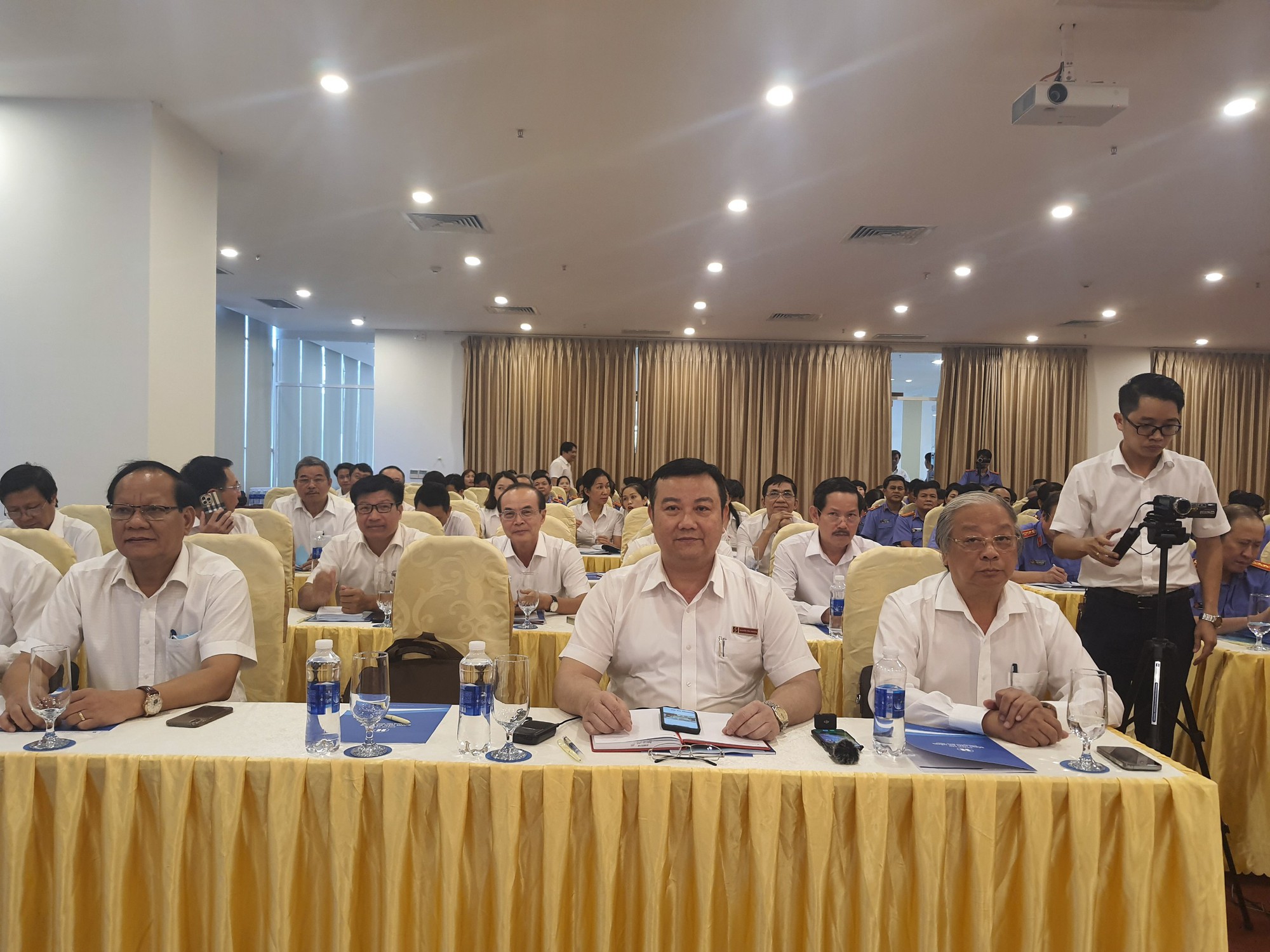 Nhận diện vi phạm, tội phạm trong hoạt động ngân hàng ở khu vực miền Trung - Tây Nguyên - Ảnh 5. Nhận diện vi phạm, tội phạm trong hoạt động ngân hàng ở khu vực miền Trung - Tây Nguyên - Ảnh 5.