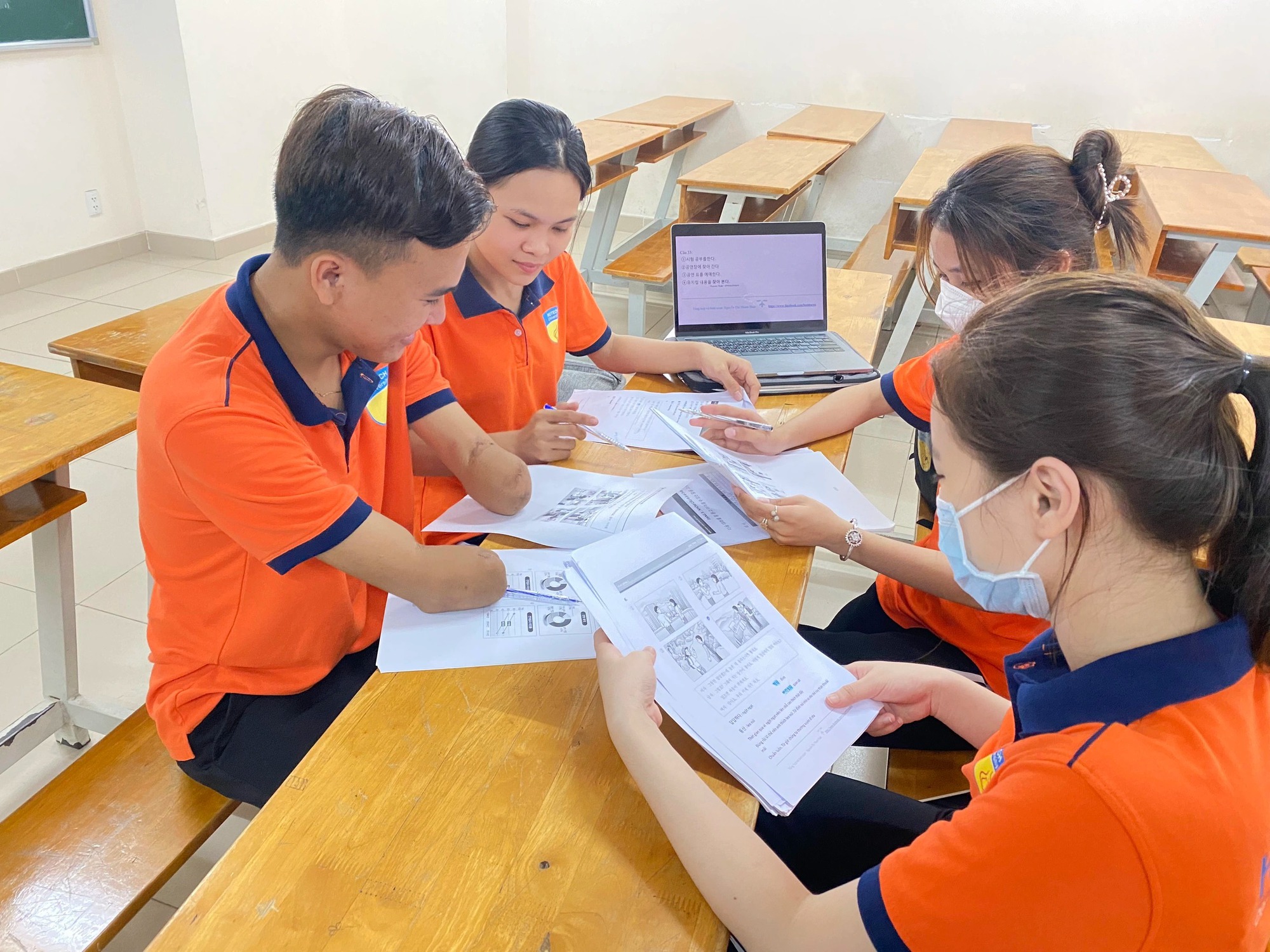 Chàng thợ hàn tìm ra lẽ sống sau tai nạn - Ảnh 4.