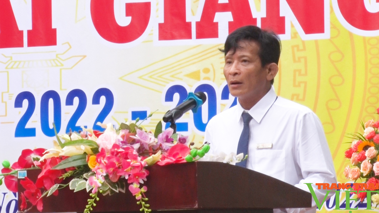 Đồng chí Hoàng Quốc Khánh dự lễ Khai giảng tại trường THPT Cò Nòi - Ảnh 4. Đồng chí Hoàng Quốc Khánh dự lễ Khai giảng tại trường THPT Cò Nòi - Ảnh 4.