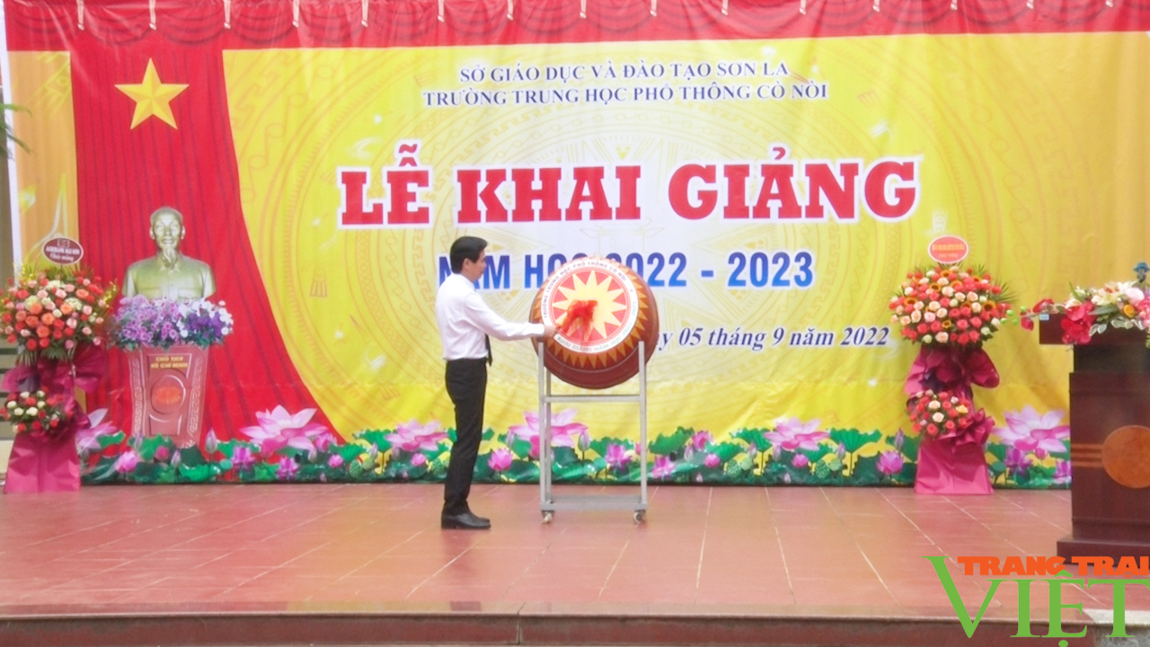 Đồng chí Hoàng Quốc Khánh dự lễ Khai giảng tại trường THPT Cò Nòi - Ảnh 3. Đồng chí Hoàng Quốc Khánh dự lễ Khai giảng tại trường THPT Cò Nòi - Ảnh 3.
