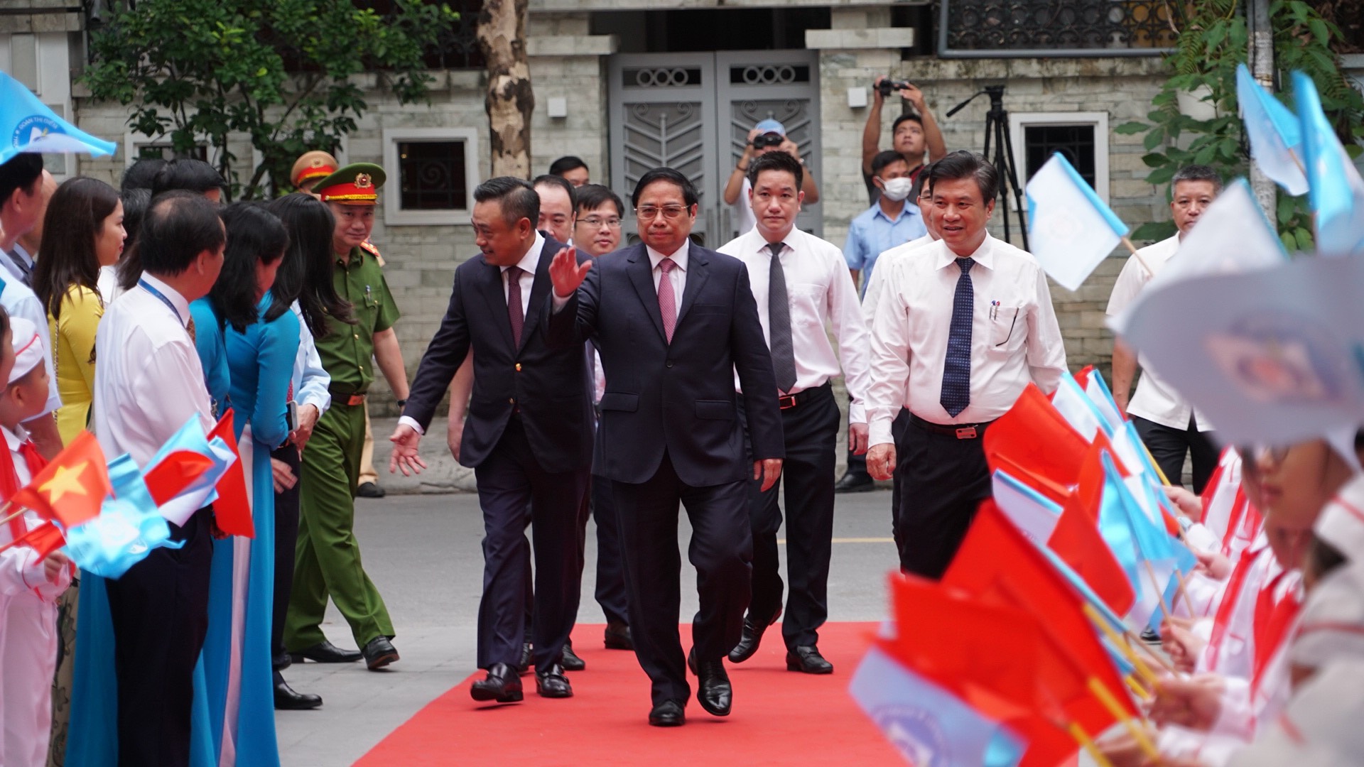 Thủ tướng Phạm Minh Chính: &quot;Tôi vẫn nhớ những bài học đầu tiên tại ngôi trường miền núi nghèo&quot;  - Ảnh 1.