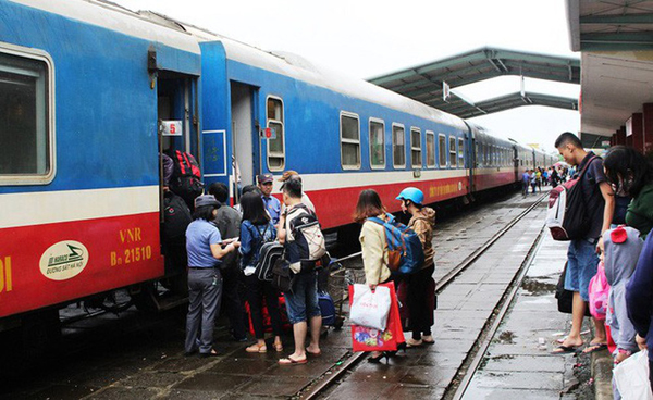 Ký ức Hà Nội: Nhớ tiếng còi tàu, hương cà phê trên phố Hà Nội - Ảnh 1.