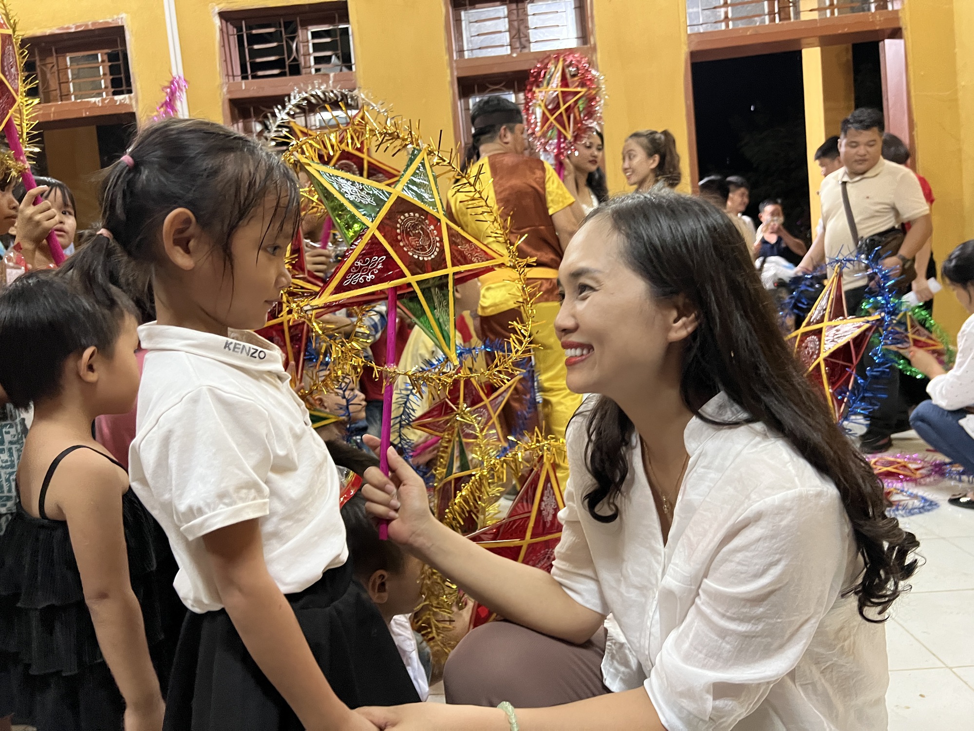 Bản làng vùng cao nô nức đón đêm hội trăng rằm - Ảnh 3.