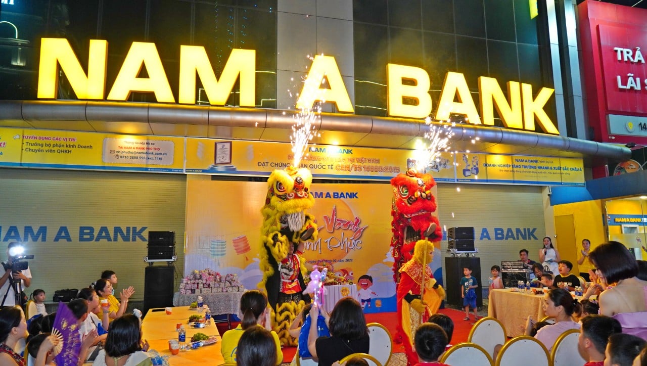 Nhộn nhịp lễ hội &quot;Trăng vàng hạnh phúc&quot; cùng Nam A Bank - Ảnh 1.