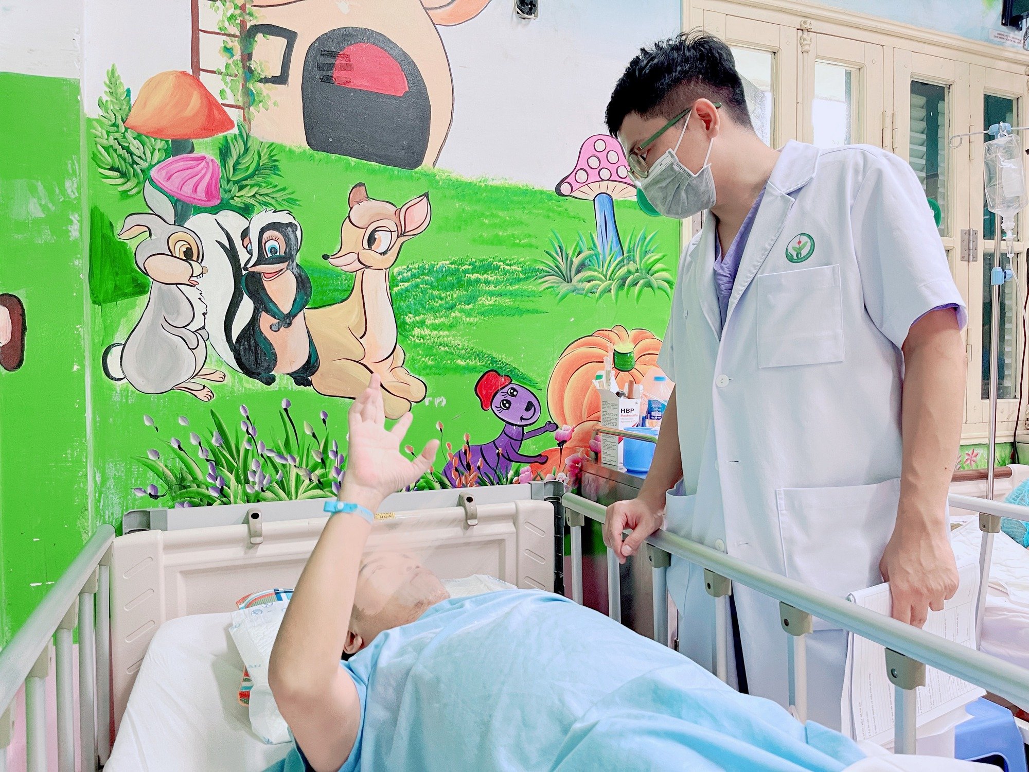 U sọ hầu lớn mổ rồi vẫn đau đầu, nguy cơ mù 2 mắt - Ảnh 2.