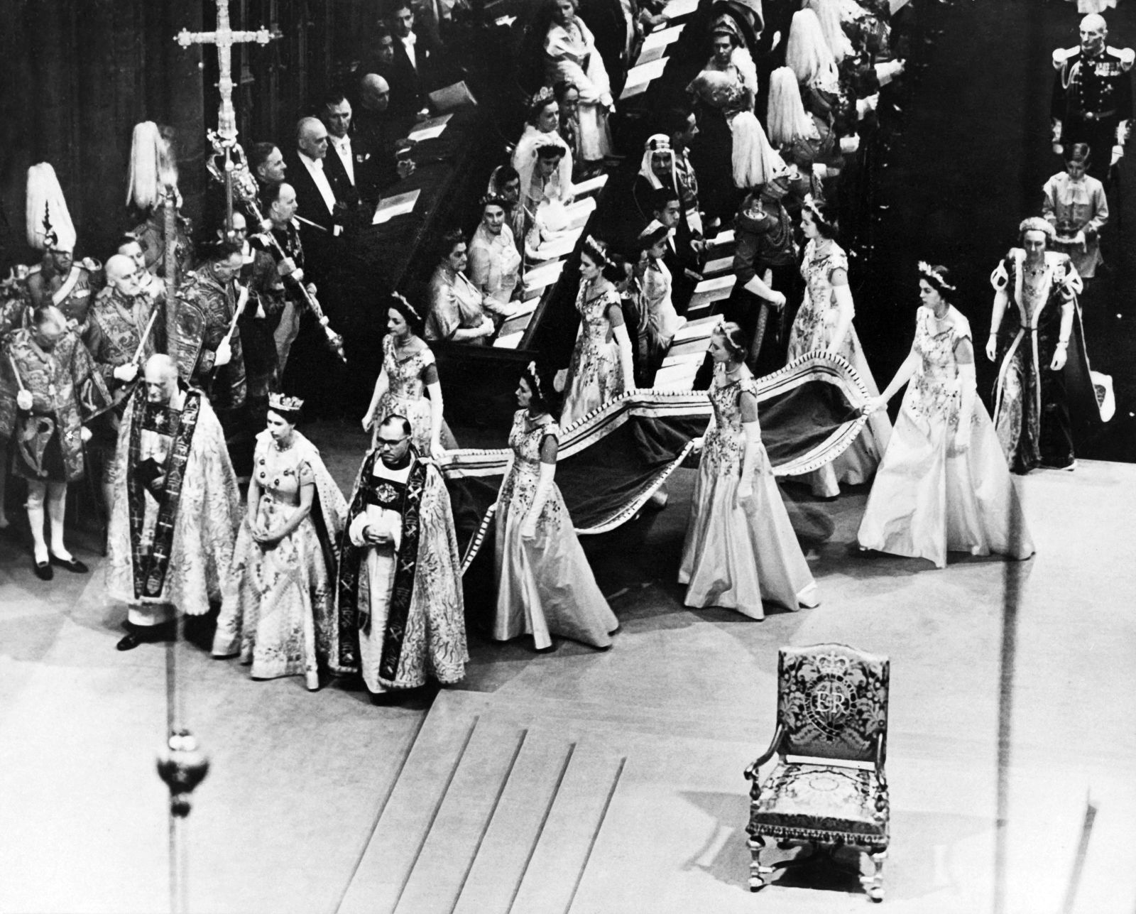 Nữ hoàng Anh Elizabeth II: Một cuộc đời kiêu hãnh - Ảnh 12.