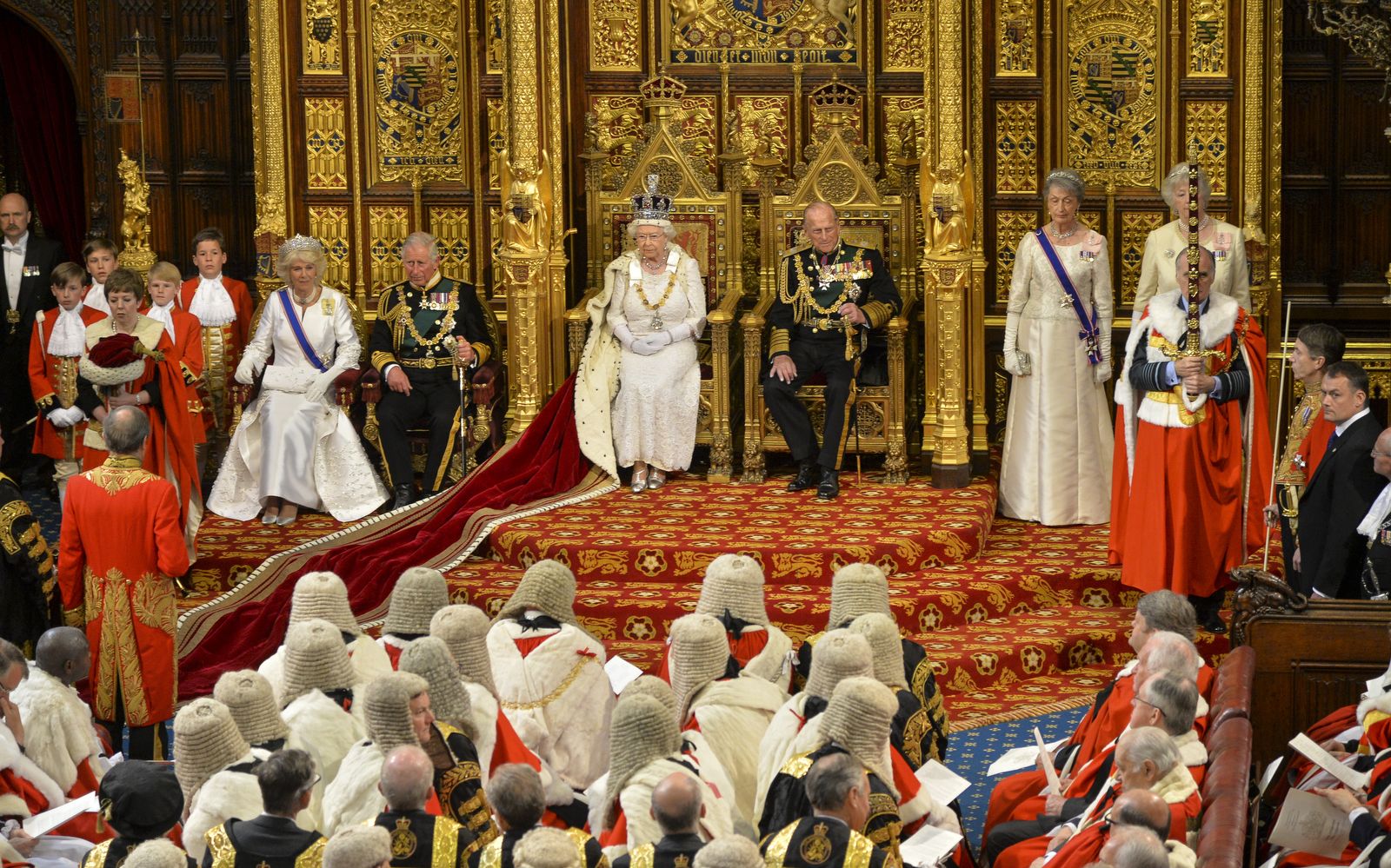 Nữ hoàng Anh Elizabeth II: Một cuộc đời kiêu hãnh - Ảnh 35.