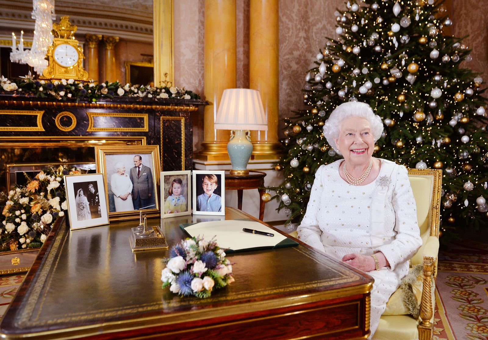 Nữ hoàng Anh Elizabeth II: Một cuộc đời kiêu hãnh - Ảnh 41.