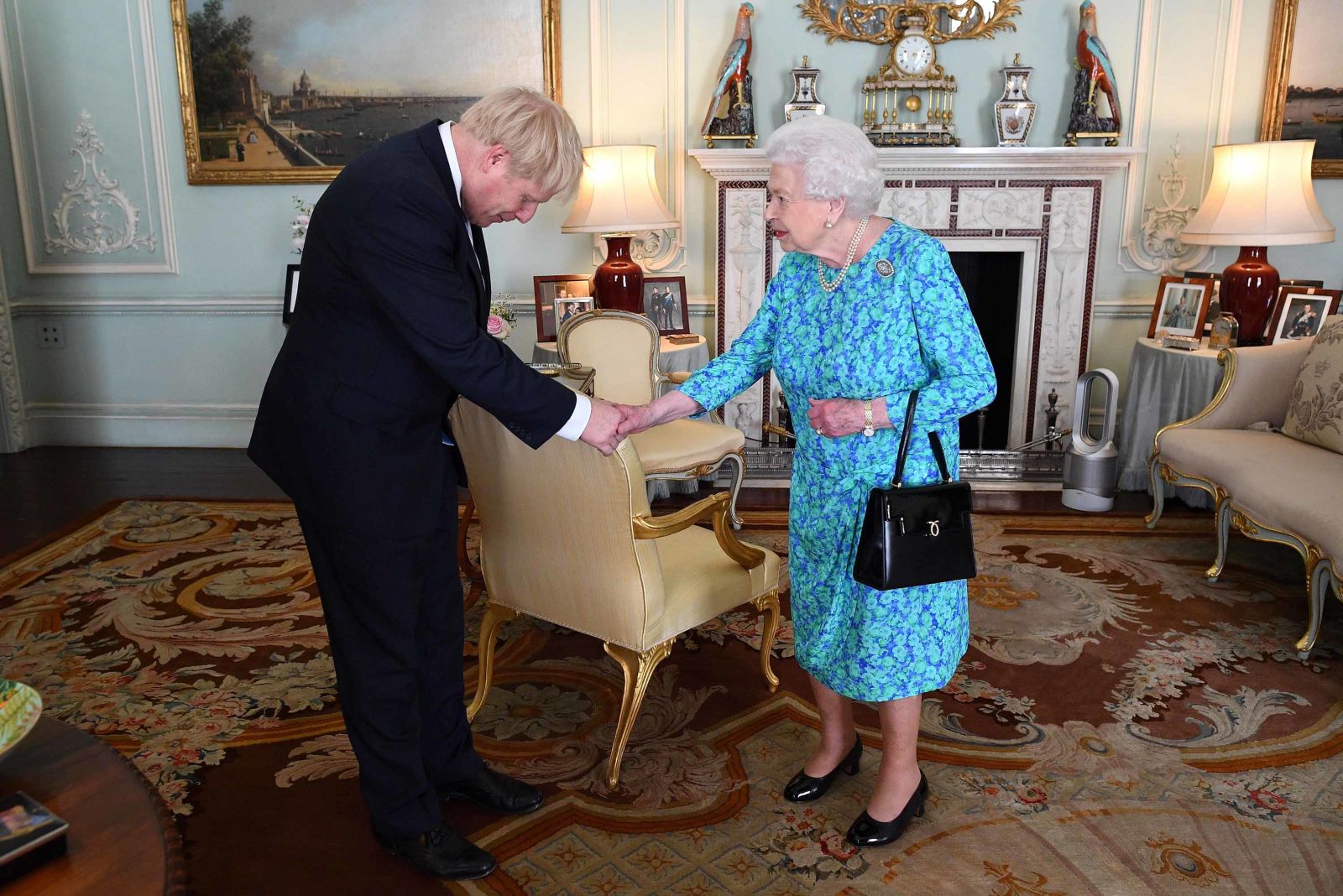 Nữ hoàng Anh Elizabeth II: Một cuộc đời kiêu hãnh - Ảnh 46.