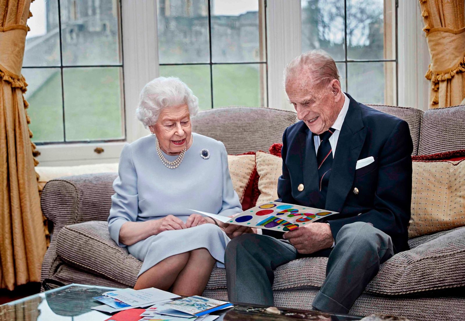 Nữ hoàng Anh Elizabeth II: Một cuộc đời kiêu hãnh - Ảnh 49.