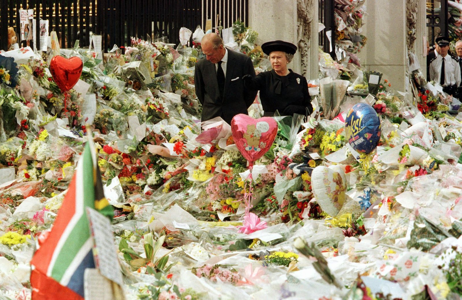 Nữ hoàng Anh Elizabeth II: Một cuộc đời kiêu hãnh - Ảnh 26.