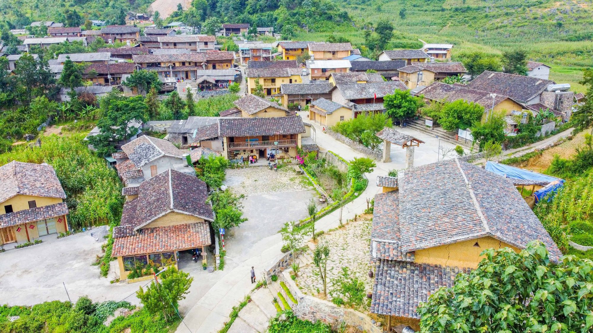 Bộ trưởng Lê Minh Hoan: Sản phẩm OCOP muốn có giá trị cao phải tinh xảo, tạo cảm xúc cho người tiêu dùng - Ảnh 2.