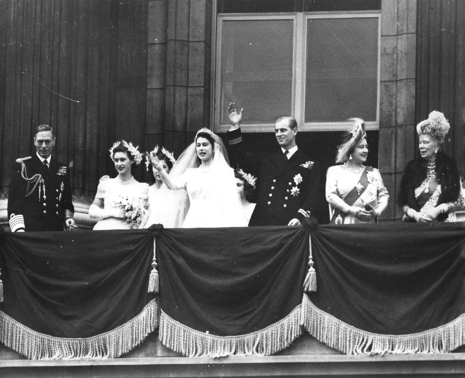 Nữ hoàng Anh Elizabeth II: Một cuộc đời kiêu hãnh - Ảnh 10.