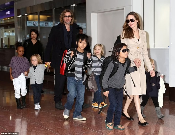 Góc khuất hôn nhân của Angelina Jolie và Brad Pitt gây ngỡ ngàng - Ảnh 3.
