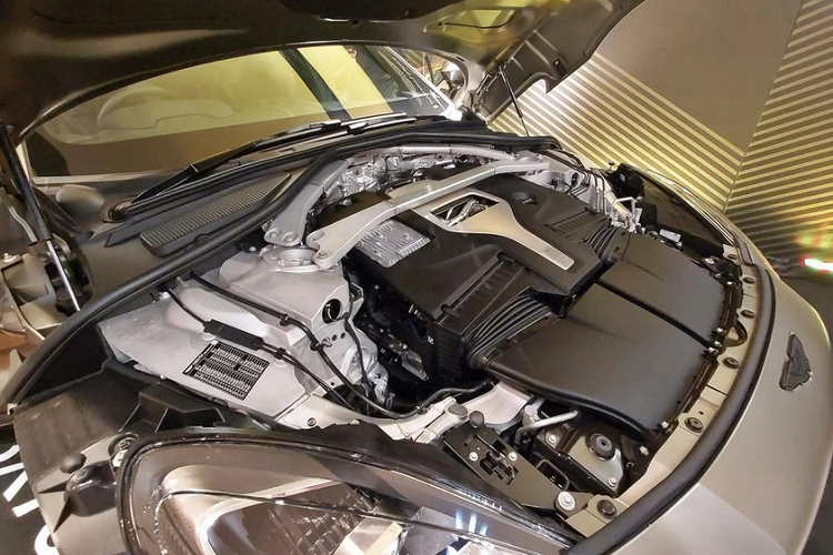 Aston Martin DBX 707 từ 5,7 tỷ đồng tại Malaysia, sắp về Việt Nam - Ảnh 3.