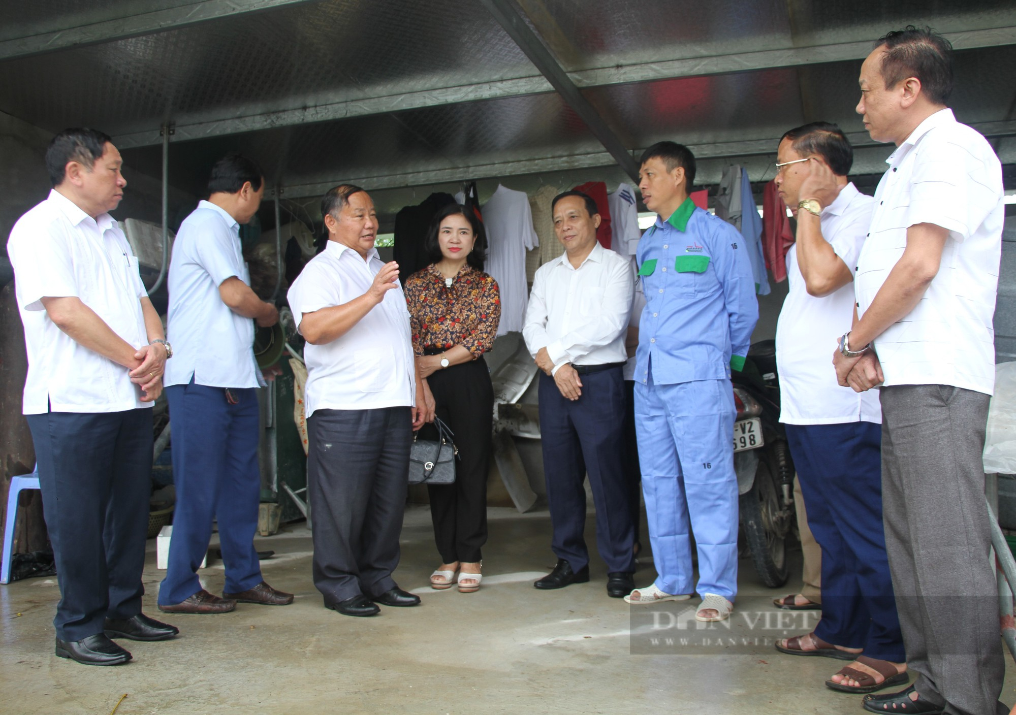 Đoàn đại biểu Trung ương Hội Nông dân Việt Nam dâng hoa tưởng niệm Chủ tịch Hồ Chí Minh - Ảnh 10.