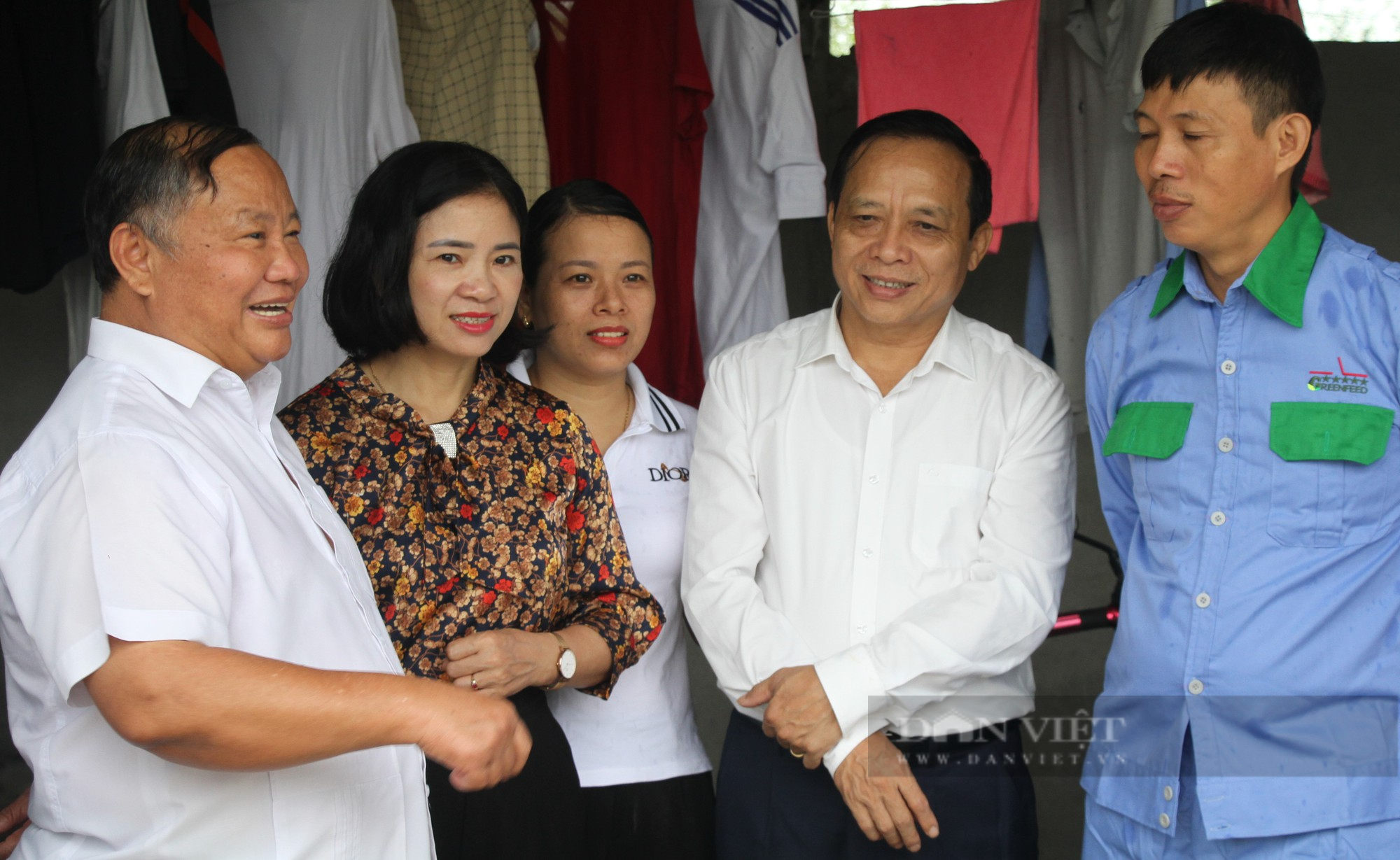 Đoàn đại biểu Trung ương Hội Nông dân Việt Nam dâng hoa tưởng niệm Chủ tịch Hồ Chí Minh - Ảnh 11.