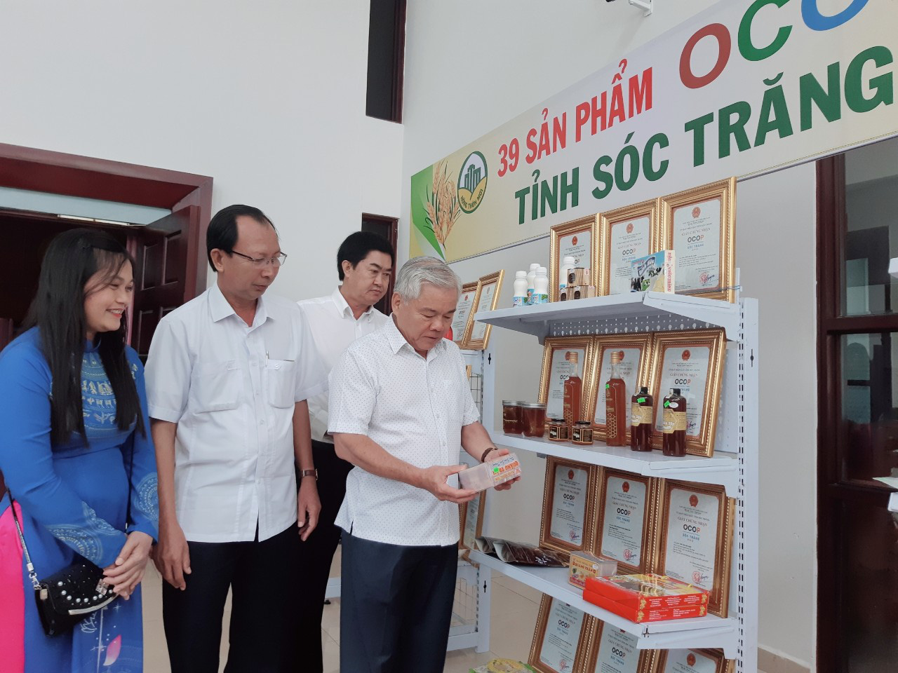 Phát triển OCOP: Hãy làm 1 sản phẩm lời 10 đồng, thay vì tư duy 1 lời 1 như hiện nay - Ảnh 1.