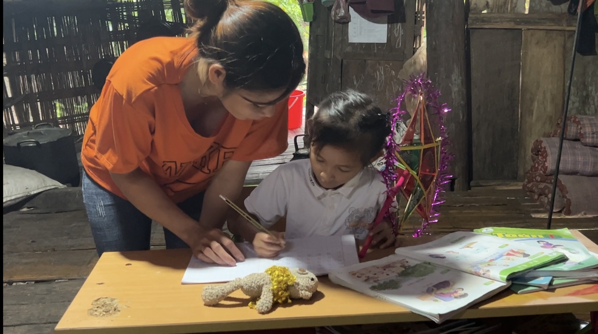 Mùa Trung thu trọn vẹn đầu tiên của người dân bản Bãi Con - Ảnh 5.