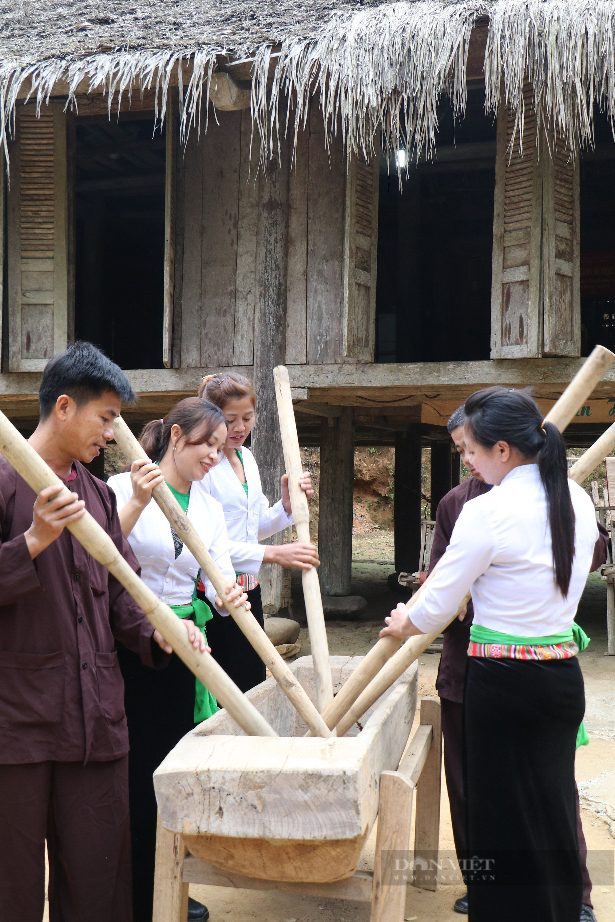 Dân vận khéo góp phần phát huy bản sắc văn hóa dân tộc Mường - Ảnh 3.