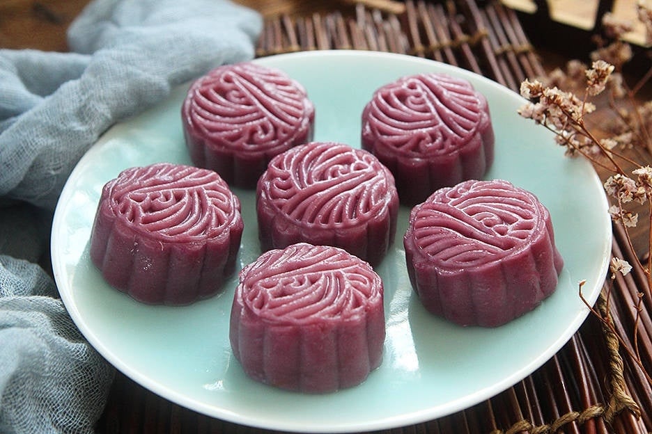 Không cần lò nướng hay nồi chiên không dầu, đây là cách làm bánh Trung thu vừa đẹp vừa ngon! - Ảnh 8.