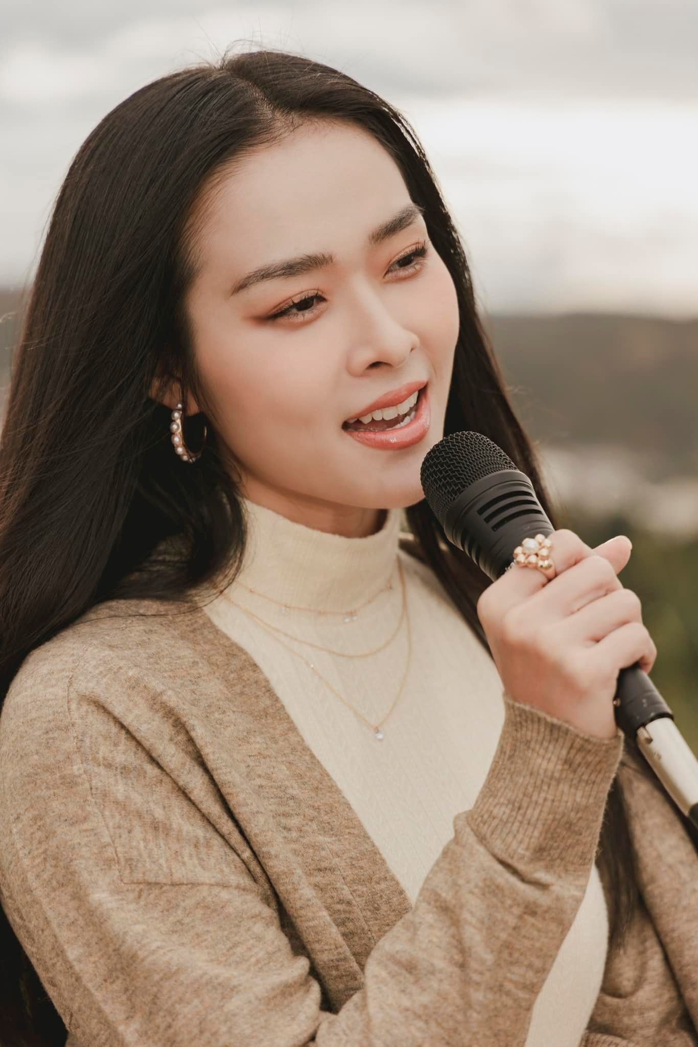 Diệp Bảo Ngọc được Lý Hải &quot;đo ni đóng giày&quot; vai hành động trong &quot;Lật mặt 6 - Tấm vé định mệnh&quot; - Ảnh 4.