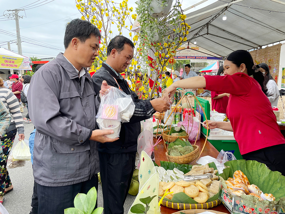Nhộn nhịp Ngày hội bánh dân gian - Ảnh 4.