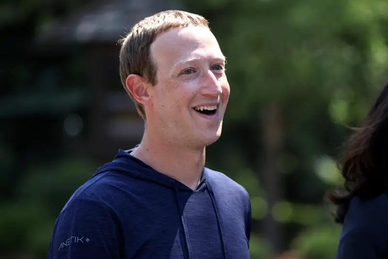 Doanh thu tại Meta của Zuckerberg đã giảm trong năm nay. Ảnh: @Kevin Dietsch/Getty.