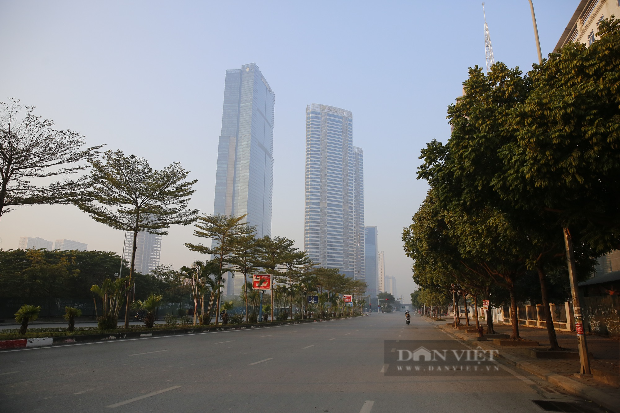 Hình ảnh một Hà Nội khác lạ ngày đầu năm mới 2023 - Ảnh 3.