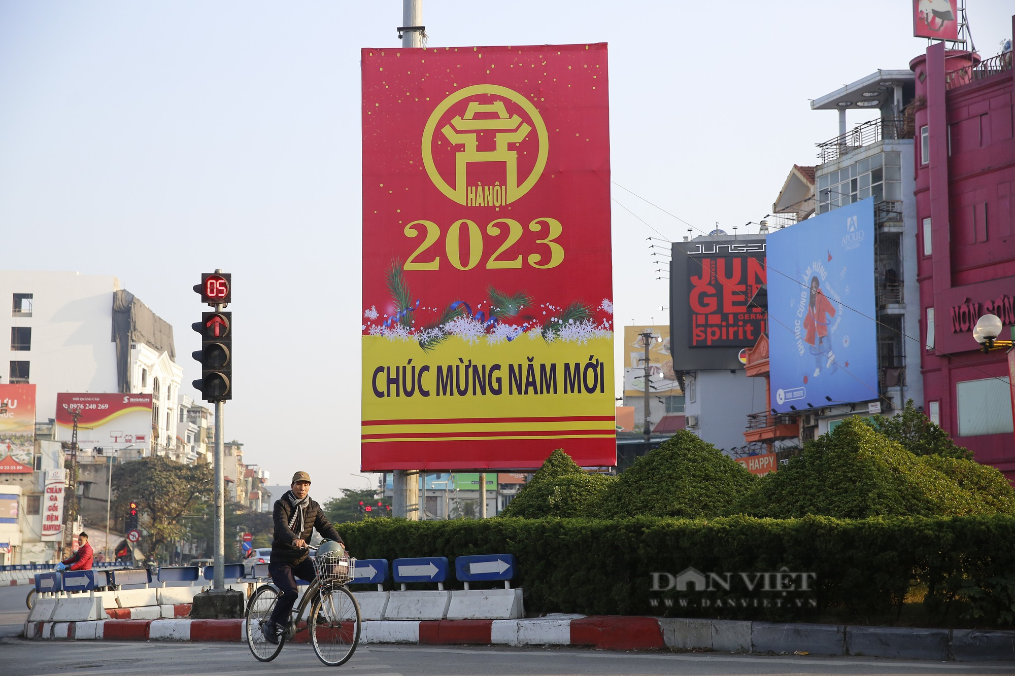Hình ảnh một Hà Nội khác lạ ngày đầu năm mới 2023 - Ảnh 6.