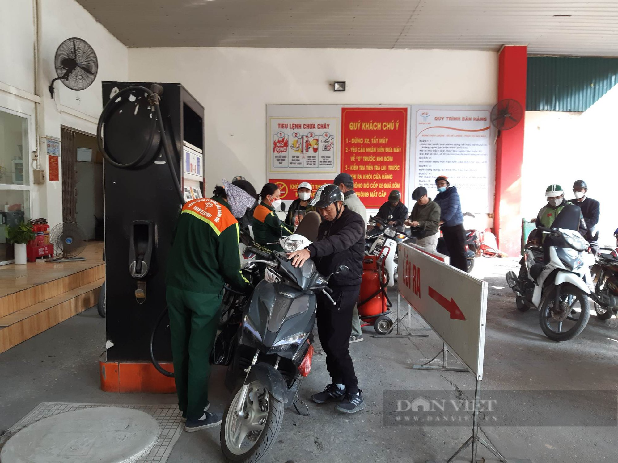 Giá xăng dầu hôm nay 1/1: Tuần tăng vọt, giá xăng tăng hơn 1.000 đồng/lít  - Ảnh 2.