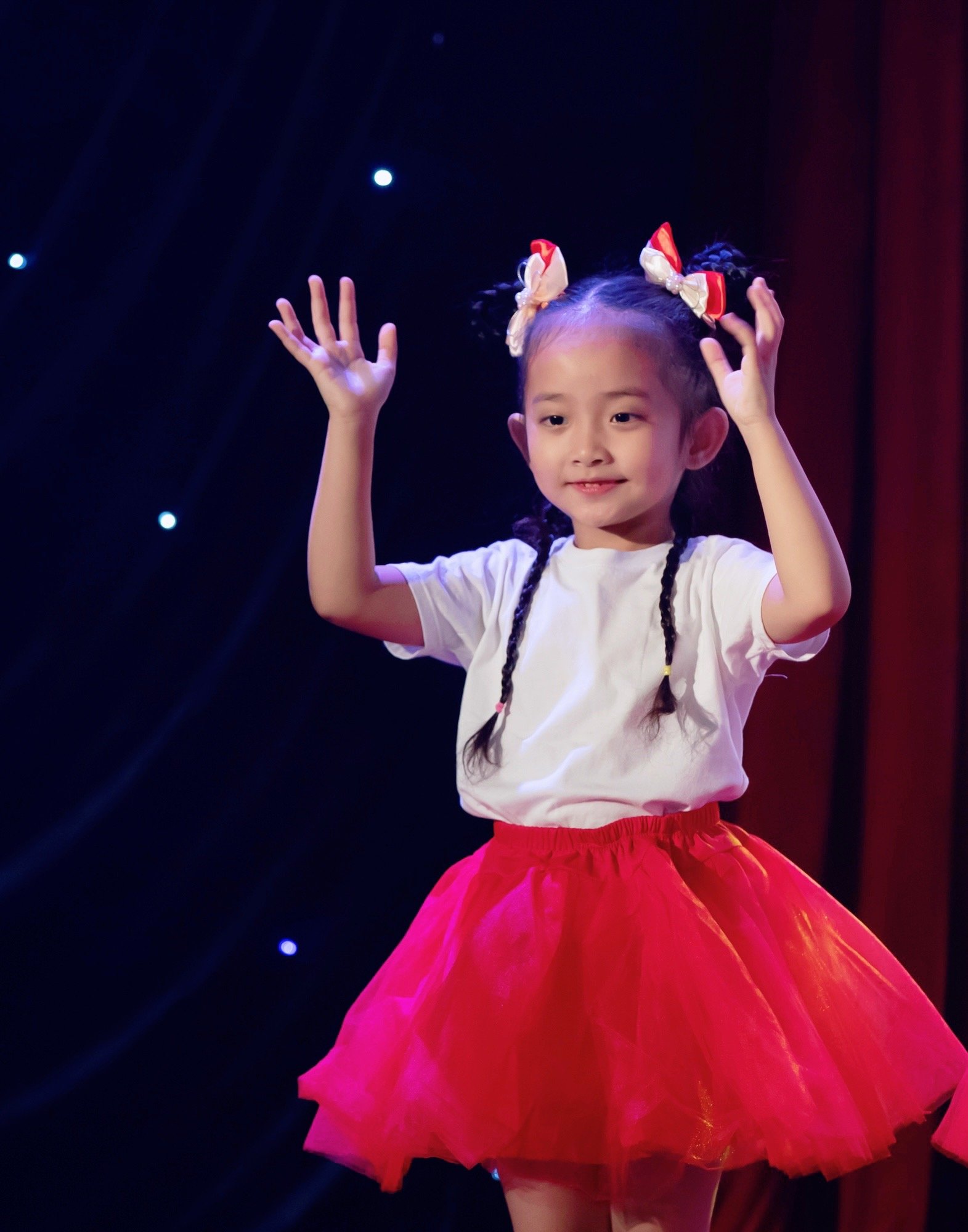Sau đám cưới ngọt ngào, Khánh Thi - Phan Hiển tiết lộ điều khó tin về con gái út  - Ảnh 3.