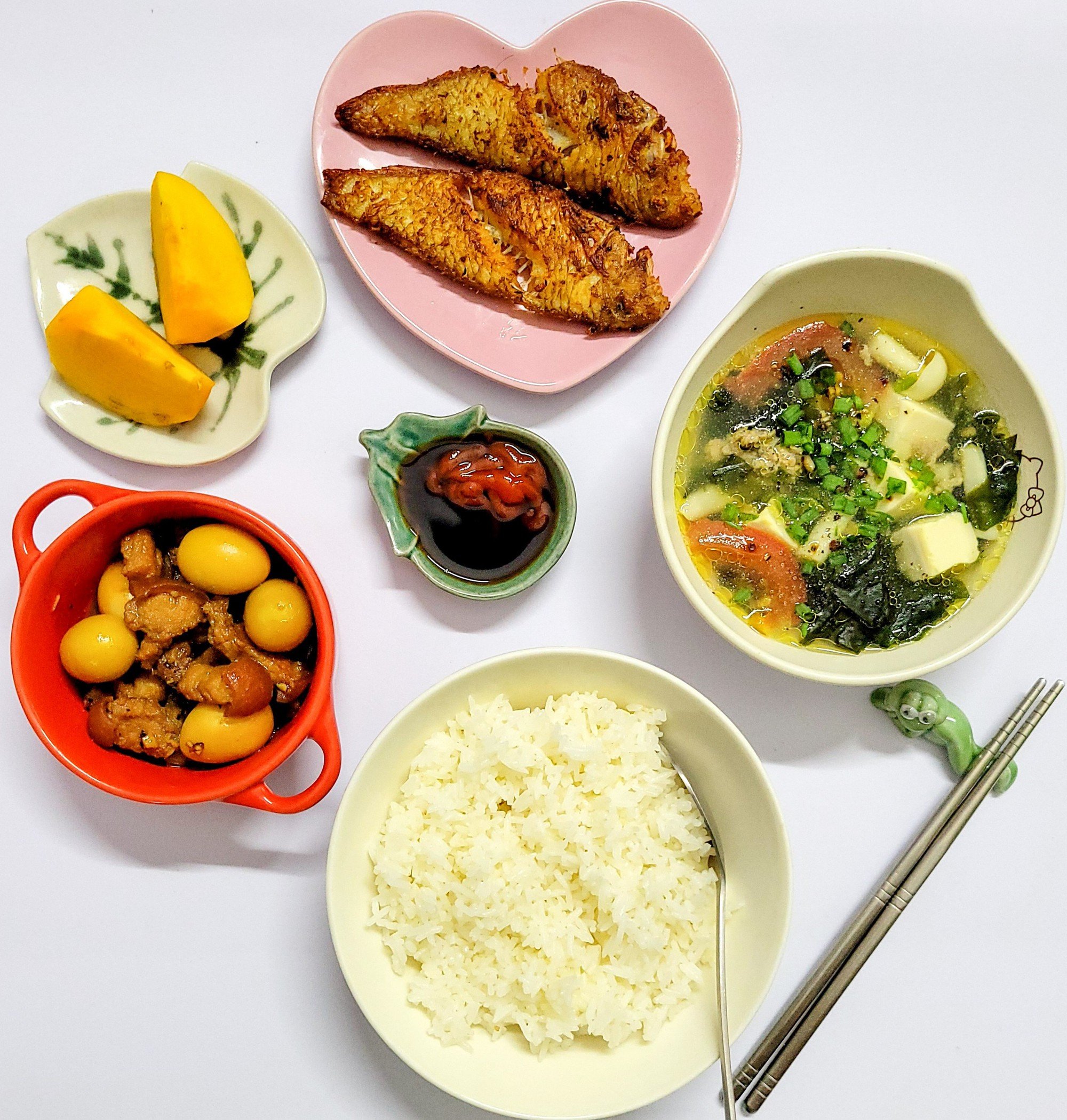 Mâm cơm ngày Tết 2023: 100 mâm cơm ba miền Bắc – Trung – Nam đẹp như tranh khiến ai cũng trầm trồ - Ảnh 4. Mâm cơm ngày Tết 2023: 100 mâm cơm ba miền Bắc – Trung – Nam đẹp như tranh khiến ai cũng trầm trồ - Ảnh 4.