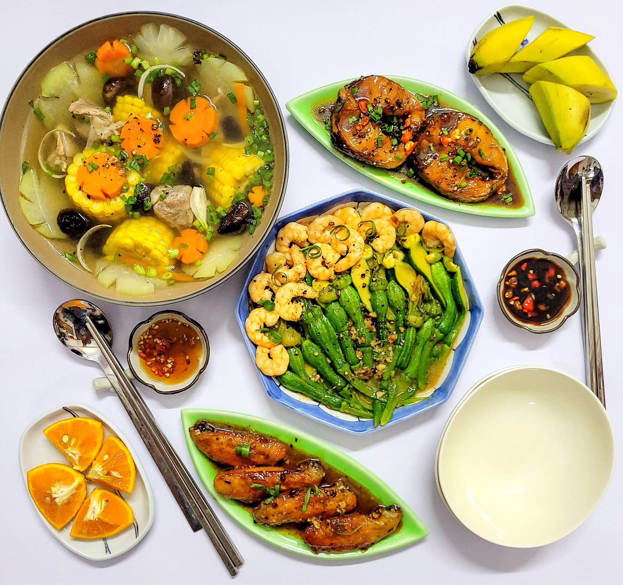Mâm cơm ngày Tết 2023: 100 mâm cơm ba miền Bắc – Trung – Nam đẹp như tranh khiến ai cũng trầm trồ - Ảnh 32. Mâm cơm ngày Tết 2023: 100 mâm cơm ba miền Bắc – Trung – Nam đẹp như tranh khiến ai cũng trầm trồ - Ảnh 32.