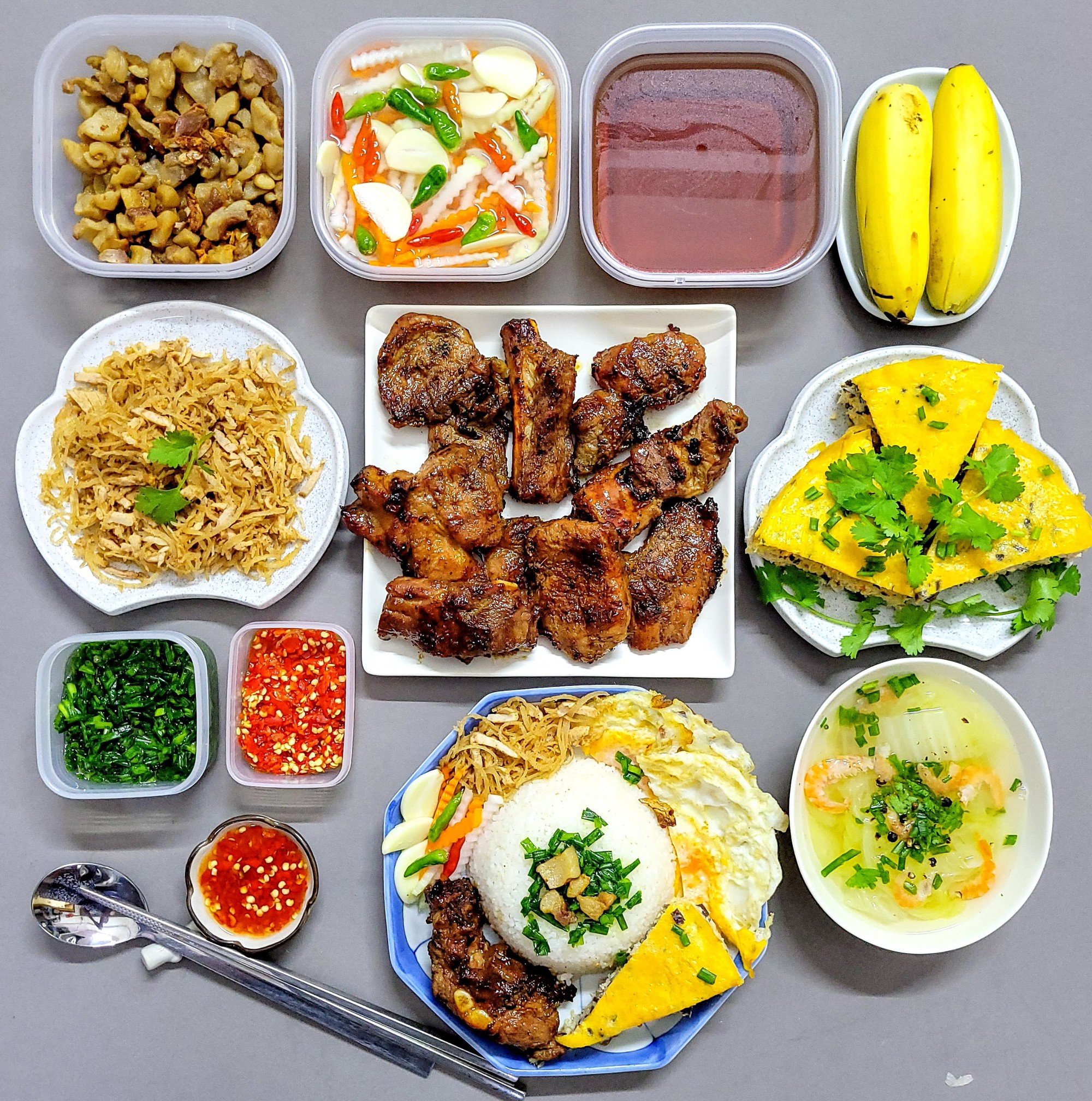 Mâm cơm ngày Tết 2023: 100 mâm cơm ba miền Bắc – Trung – Nam đẹp như tranh khiến ai cũng trầm trồ - Ảnh 35. Mâm cơm ngày Tết 2023: 100 mâm cơm ba miền Bắc – Trung – Nam đẹp như tranh khiến ai cũng trầm trồ - Ảnh 35.