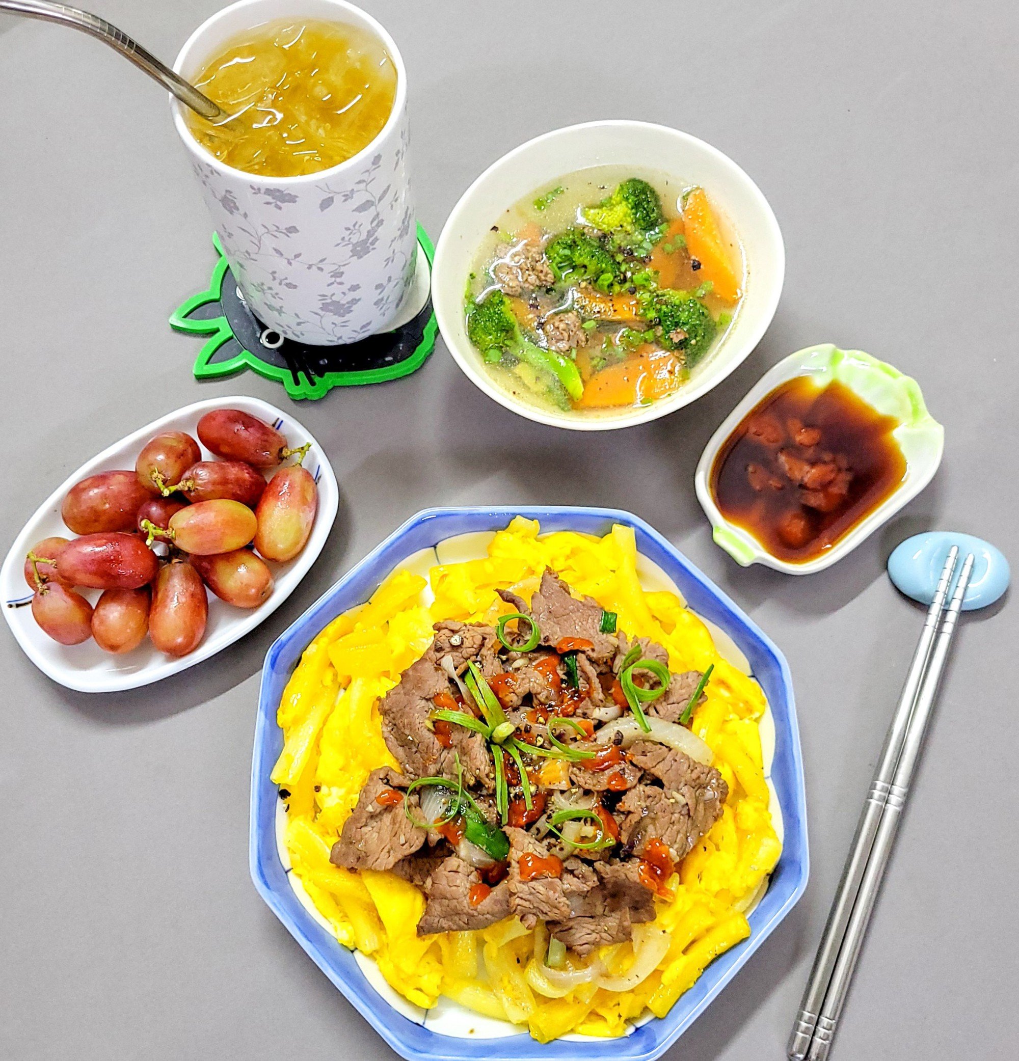 Mâm cơm ngày Tết 2023: 100 mâm cơm ba miền Bắc – Trung – Nam đẹp như tranh khiến ai cũng trầm trồ - Ảnh 10. Mâm cơm ngày Tết 2023: 100 mâm cơm ba miền Bắc – Trung – Nam đẹp như tranh khiến ai cũng trầm trồ - Ảnh 10.