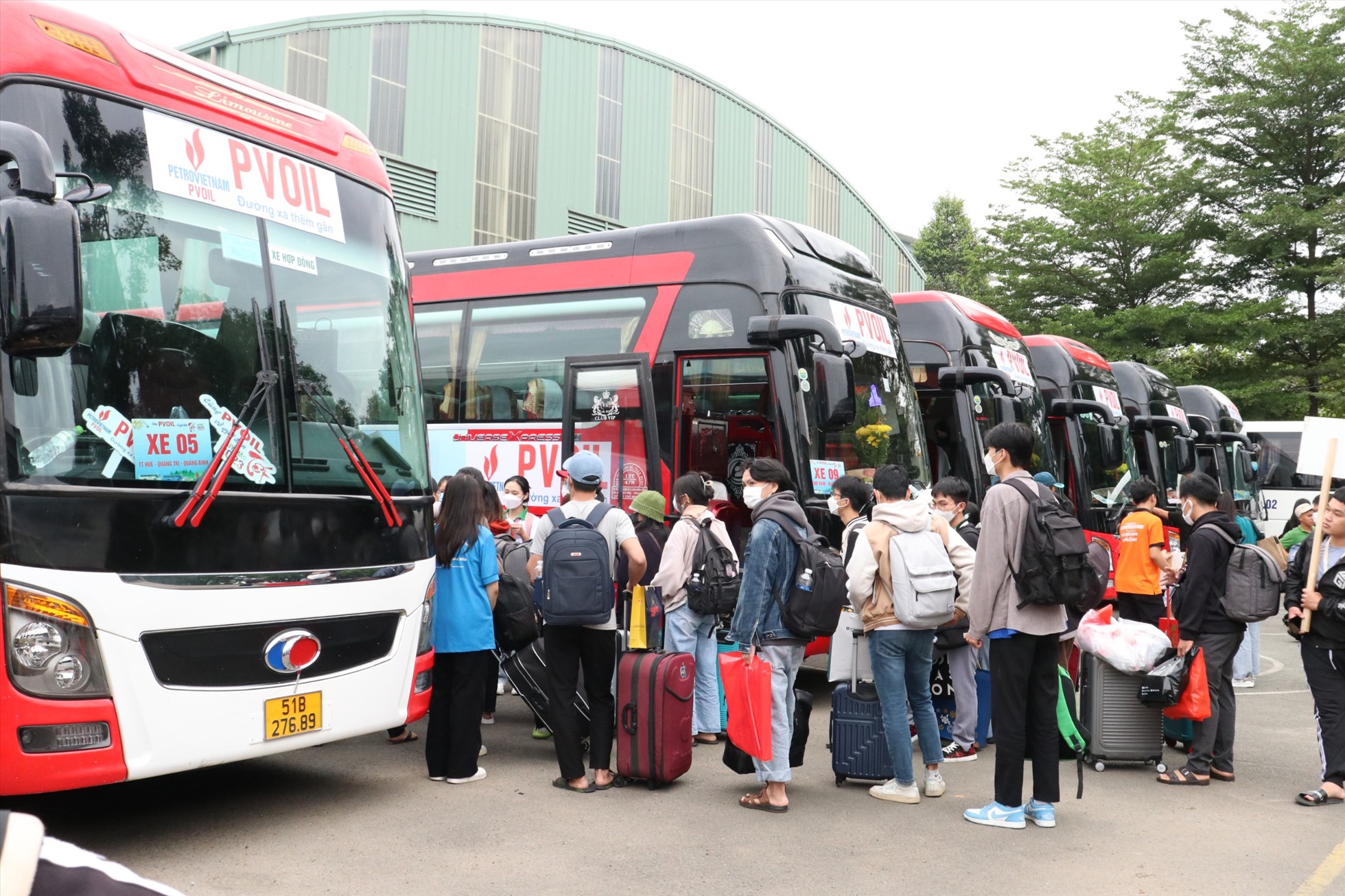 Những chuyến xe miễn phí yêu thương dành cho sinh viên về quê đón Tết - Ảnh 3.