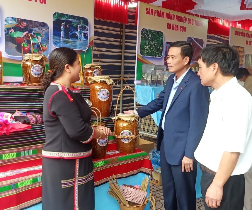 Hơn 80 sản phẩm nông nghiệp huyện Krông Bông tham gia quảng bá và xúc tiến thương mại  - Ảnh 2.