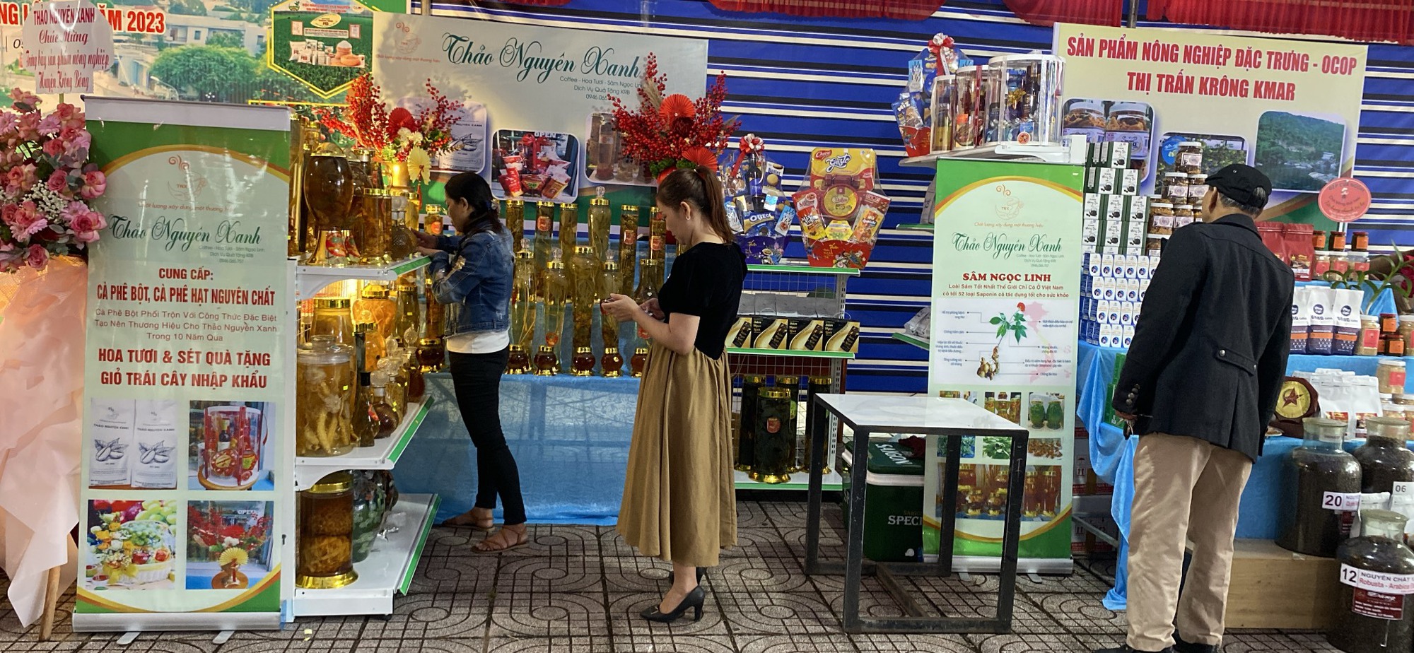 Hơn 80 sản phẩm nông nghiệp huyện Krông Bông tham gia quảng bá và xúc tiến thương mại  - Ảnh 1.