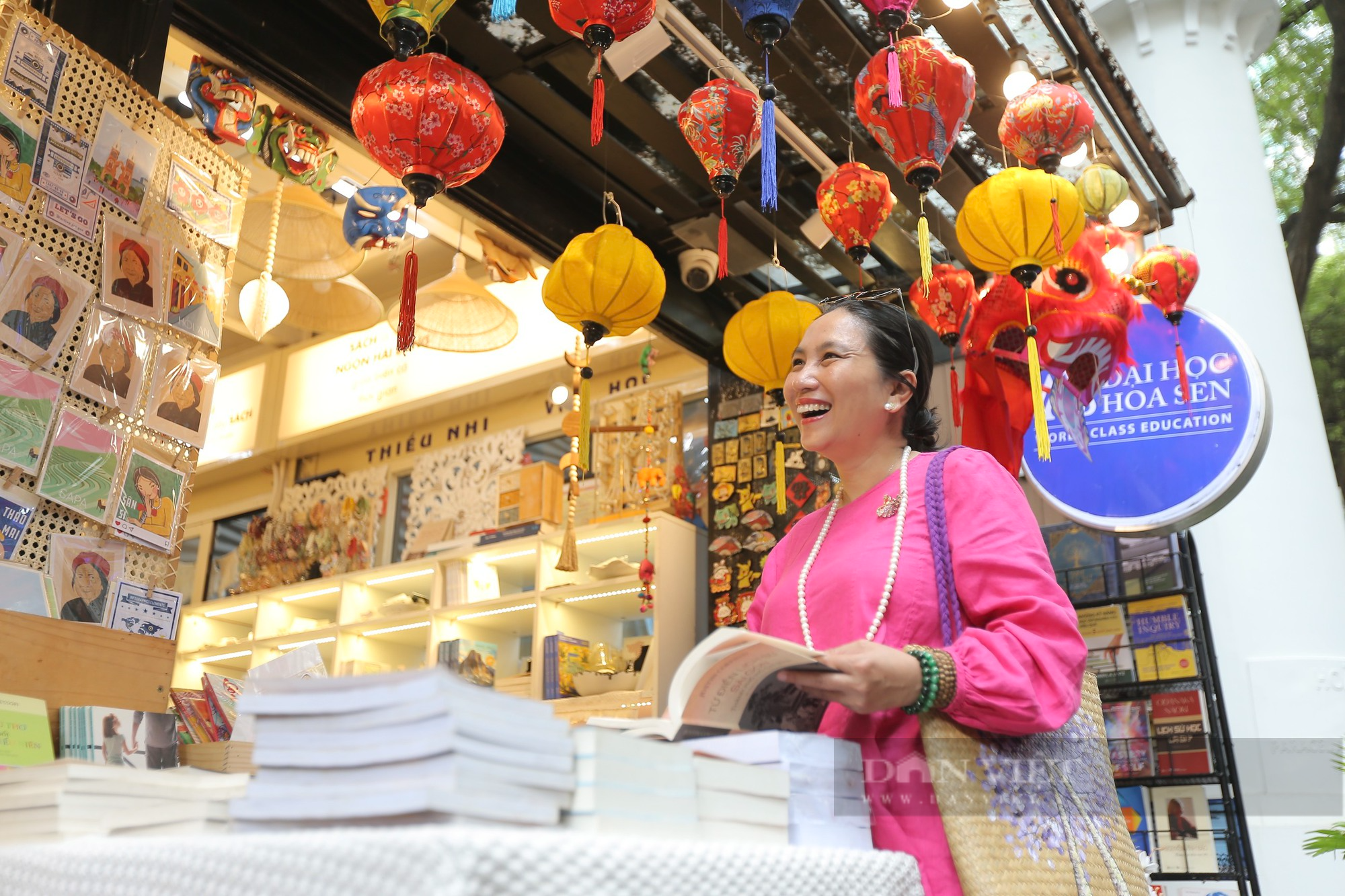 Vì sao người dân Sài Gòn đua nhau chụp hình Tết - Ảnh 14.